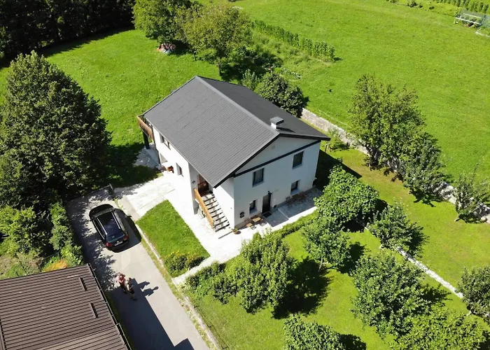 Ferienhaus Hisa Smast *